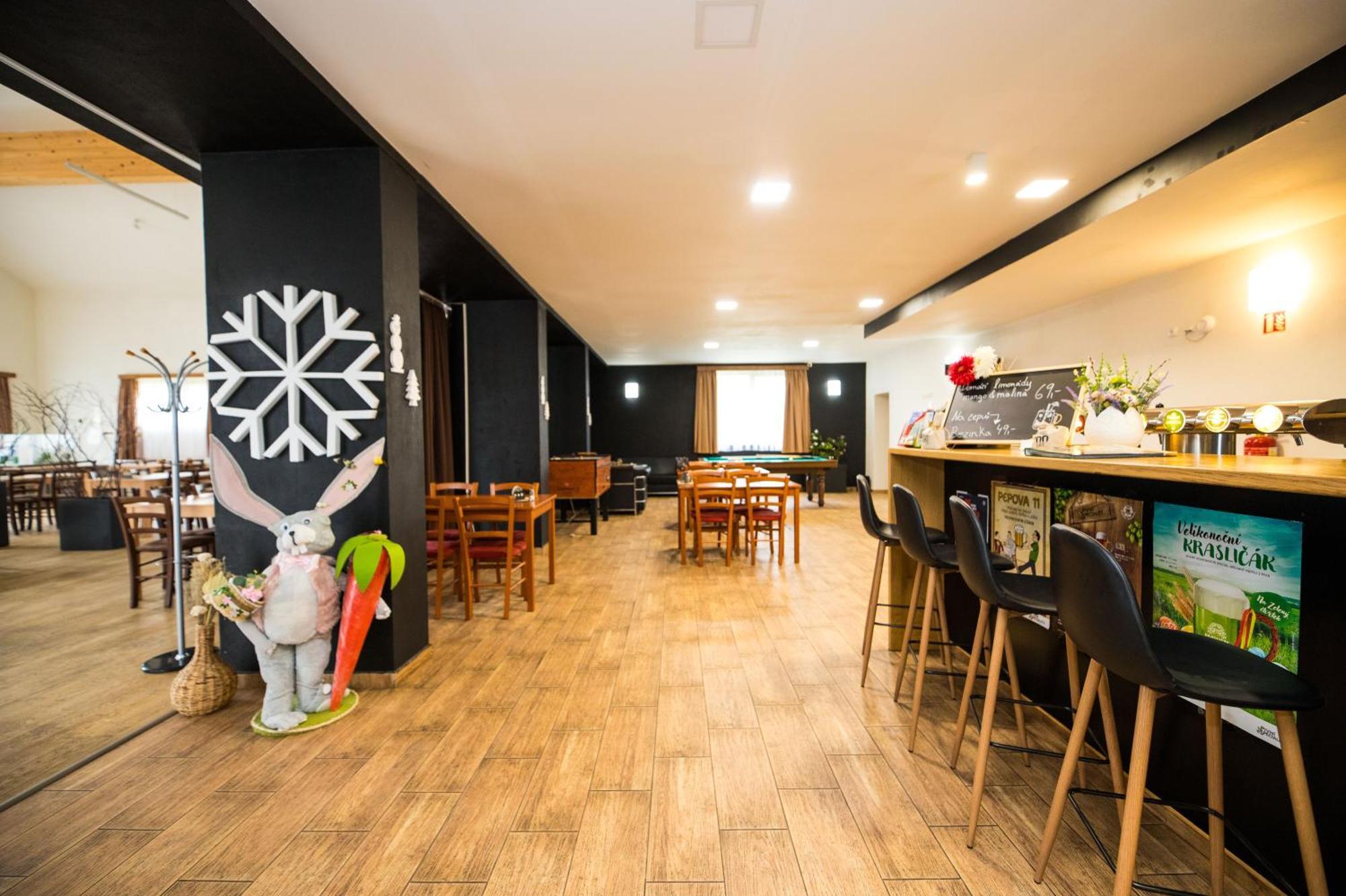 Penzion A Restaurace U Sousedu Strazny Bagian luar foto